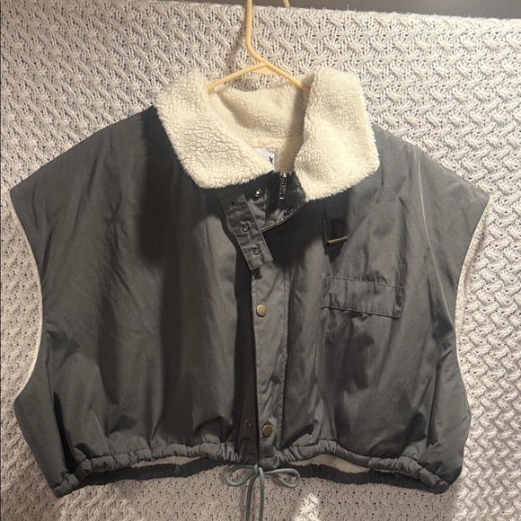 OAK + FORT Jackets & Blazers - OAK + FORT WOMENS small gray Jacket with Cream Sherpa Collar